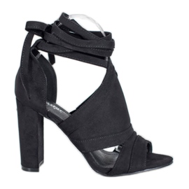 Seastar Sandales attachées sur un poteau noir