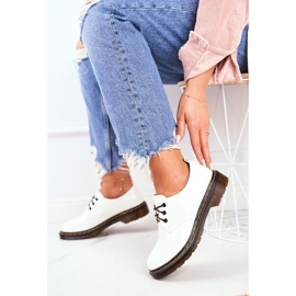 SEA Chaussures femme laquées blanches NC991