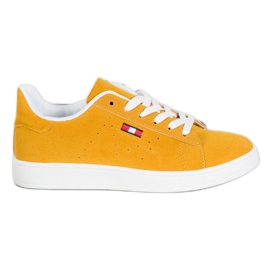 SHELOVET Chaussures confortables en éco-cuir jaune SHELOVET Chaussures confortables en éco-cuir jaune