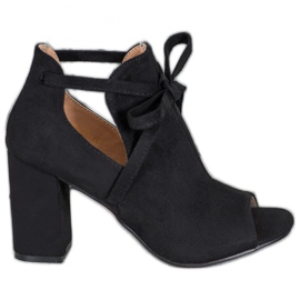 Bottines VINCEZA à bout ouvert et nouées noir