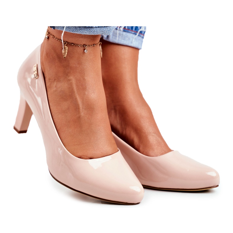 Pumps pour femmes Sergio Leone a été vernie sur un poste beige-nue