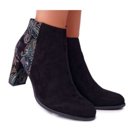 Sergio Leone Bottes Noires Sur Le Post Folk Eros Flowers le noir