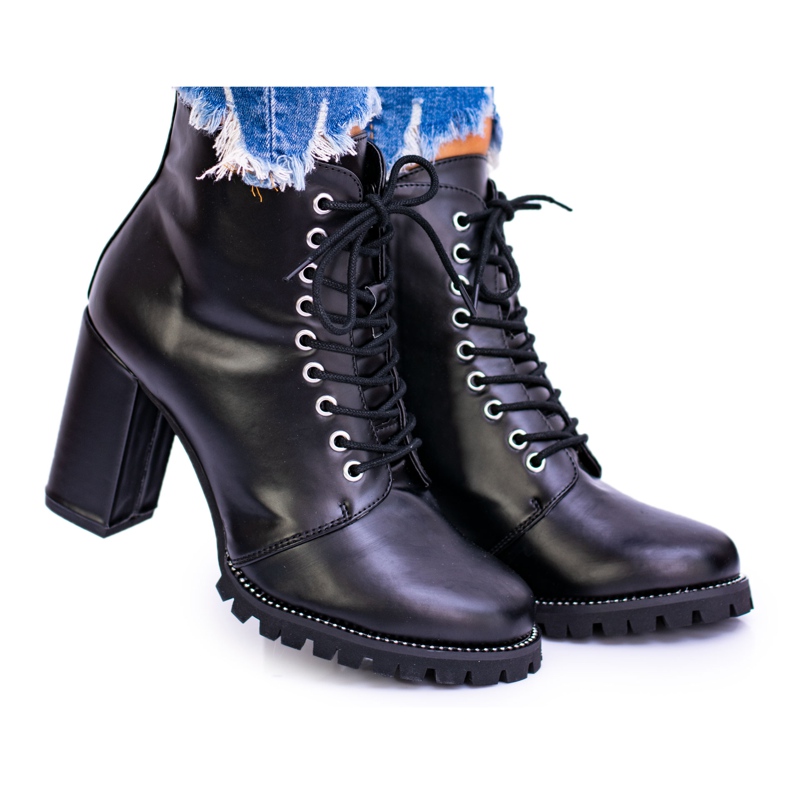 Lu Boo Black Boots sur un post avec des strass Halsey le noir Lu Boo Black Boots sur un post avec des strass Halsey le noir