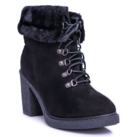 BUGO Bottes Femme Noires Avec Fourrure Sur Un Talon Influence le noir