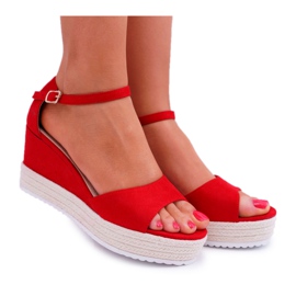 SEA Sandales Pour Femmes Sur Une Plateforme Compensée En Daim Rouge Delima