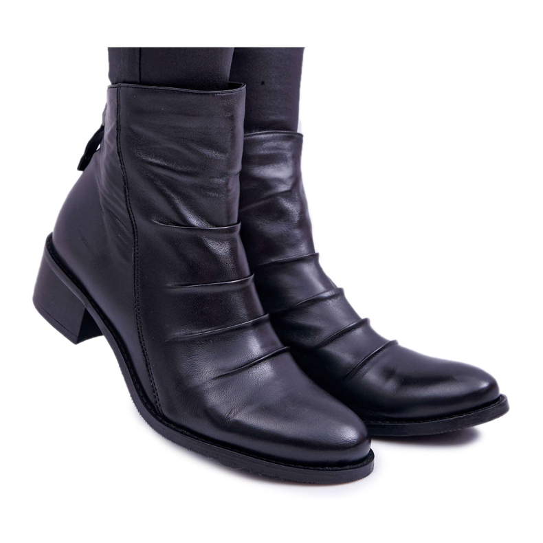 Bottes pour femmes noires à talon plat en cuir naturel Laura Messi le noir