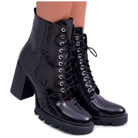 Bottines Femme Laquées Sur Un Talon Noir Insist le noir
