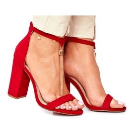 FW1 Sandales en daim rouge sur une barre avec Annick Fringe