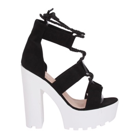 Sandales noires sur la plateforme NS120 Black