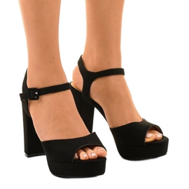 Sandales noires sur tige en daim AT-0660-L