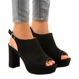 Sandales noires à talon ajouré 9R82