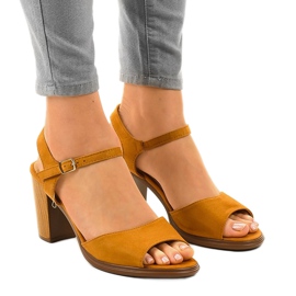 Sandales camel sur le pilier en daim 660-6 brun