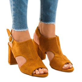 Sandales ajourées camel à la coupe 99-33A brun