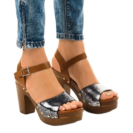 Sandales noires à talons 150-615