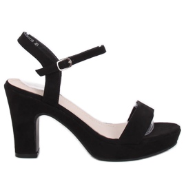 Sandales noires sur le poteau NS032P Noir