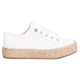 Kylie Baskets sur une plate-forme de paille blanche