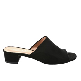 Chaussons noirs à talons 77-91 le noir Chaussons noirs à talons 77-91 le noir