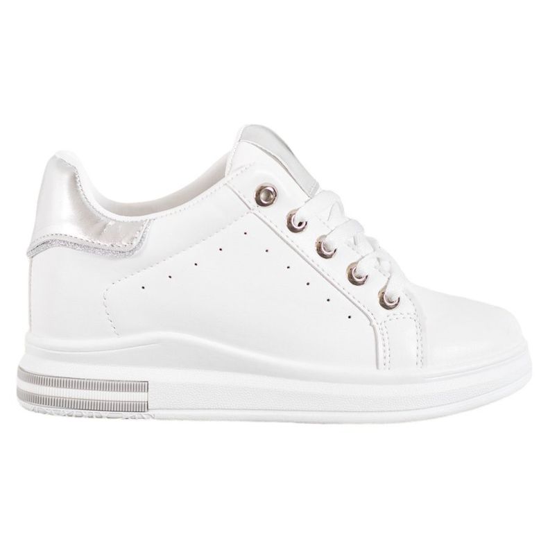 SHELOVET Chaussures de sport sur un coin blanche SHELOVET Chaussures de sport sur un coin blanche