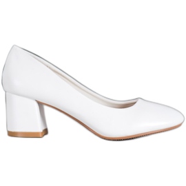 SHELOVET Escarpins blancs avec cuir écologique