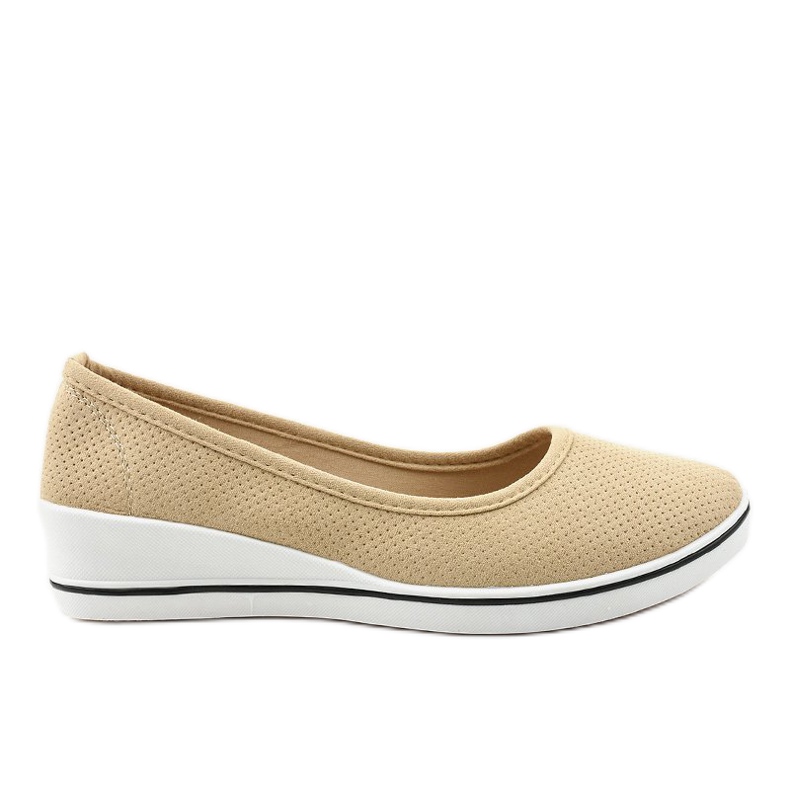Baskets beiges sur le coin HC-0307