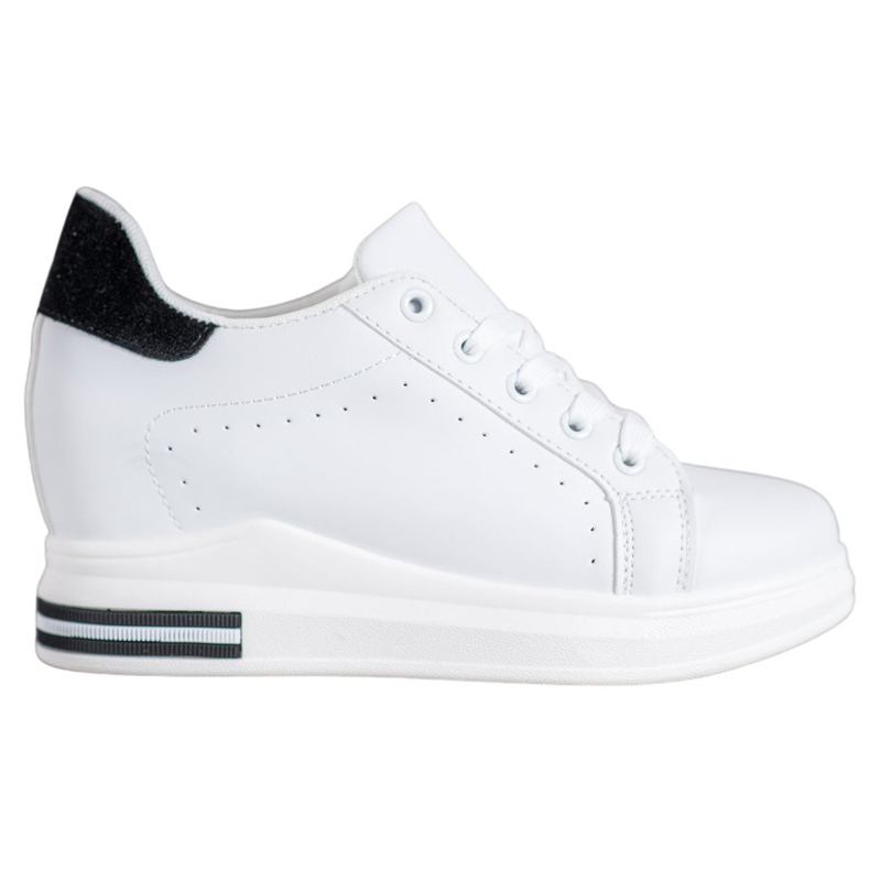 SHELOVET Chaussures de sport sur un coin blanche