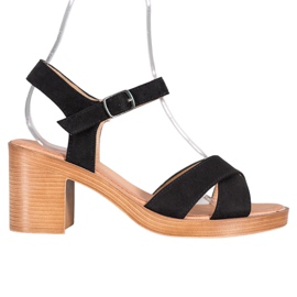 SHELOVET Sandales légères sur un bar noir