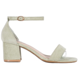 Nio Nio Sandales confortables sur un bar vert