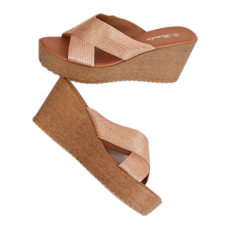 Chaussons compensés champagne 10-235 Champagne beige Chaussons compensés champagne 10-235 Champagne beige