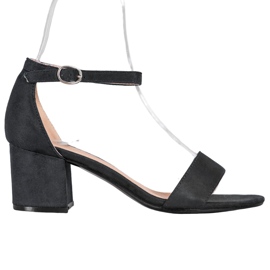 Diamantique Sandales décontractées sur un bar noir