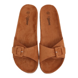 Chaussons marron G-5026 Camel sur la semelle en liège brun
