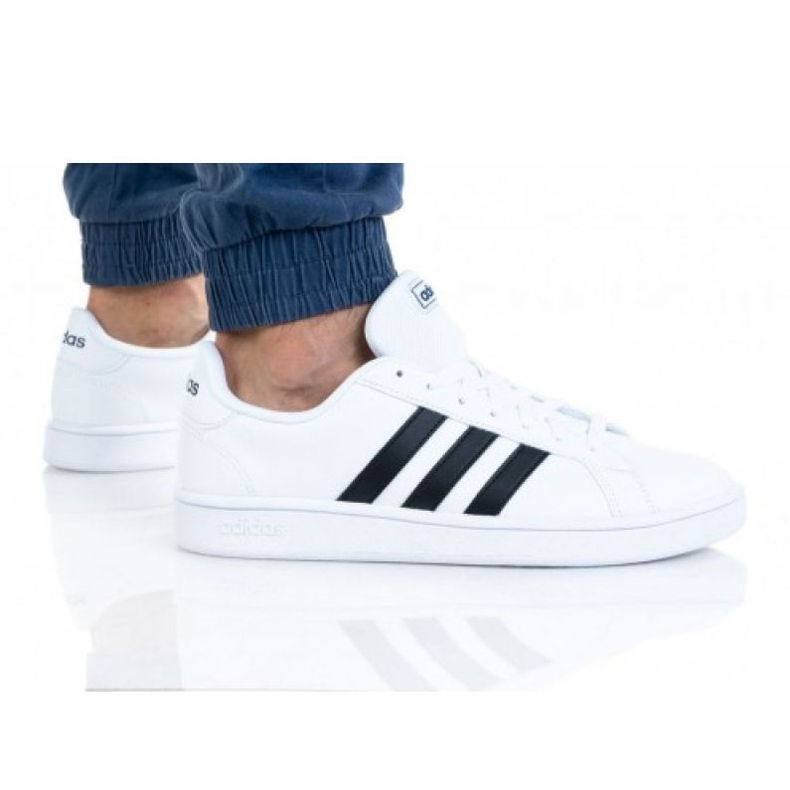 Chaussures Adidas Grand Court Base M EE7904 blanche le noir