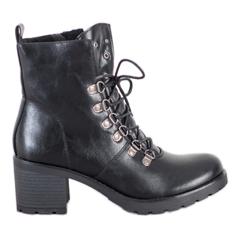 Travailleurs sur le poste VINCEZA le noir