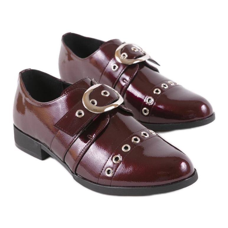Chaussures laquées rouges avec une boucle C18-6263-2