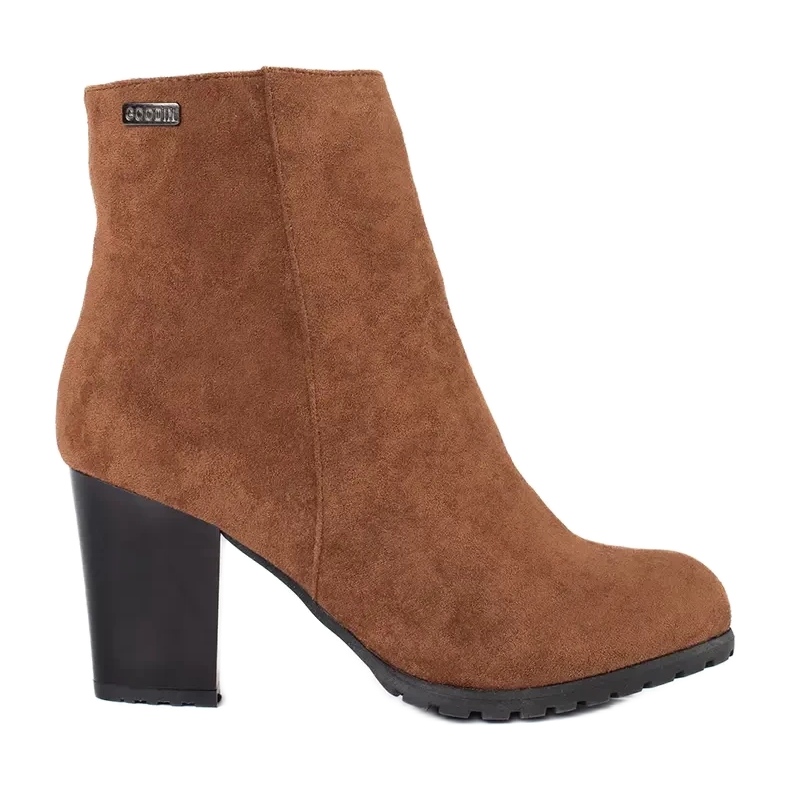 Goodin Chaussons de chameau sur un poteau brun