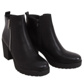 Bottines noires à talons larges Q8AX1568-08 Noir