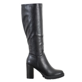 Sergio Leone Bottes sur un pilier noir