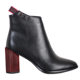 Filippo Chaussons sur un poteau décoratif noir rouge