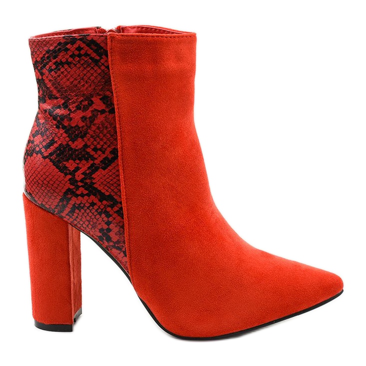 Bottes rouges sur le post Shyvia