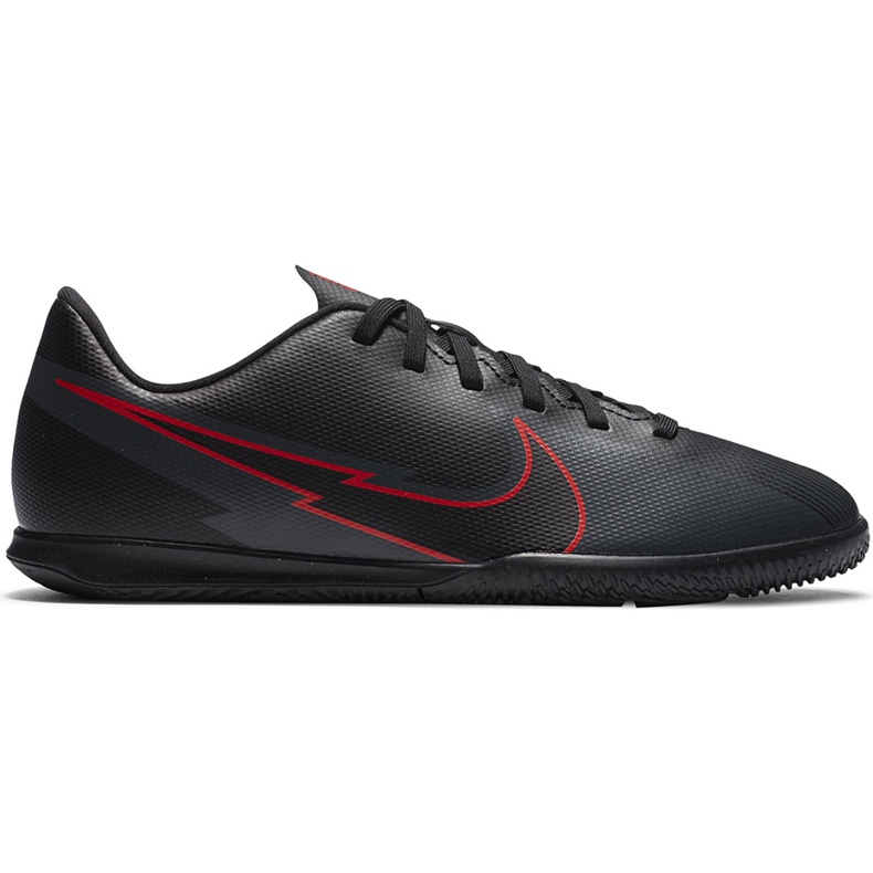 Nike Mercurial Vapor 13 Club Ic Junior AT8169 060 chaussures de football le noir le noir