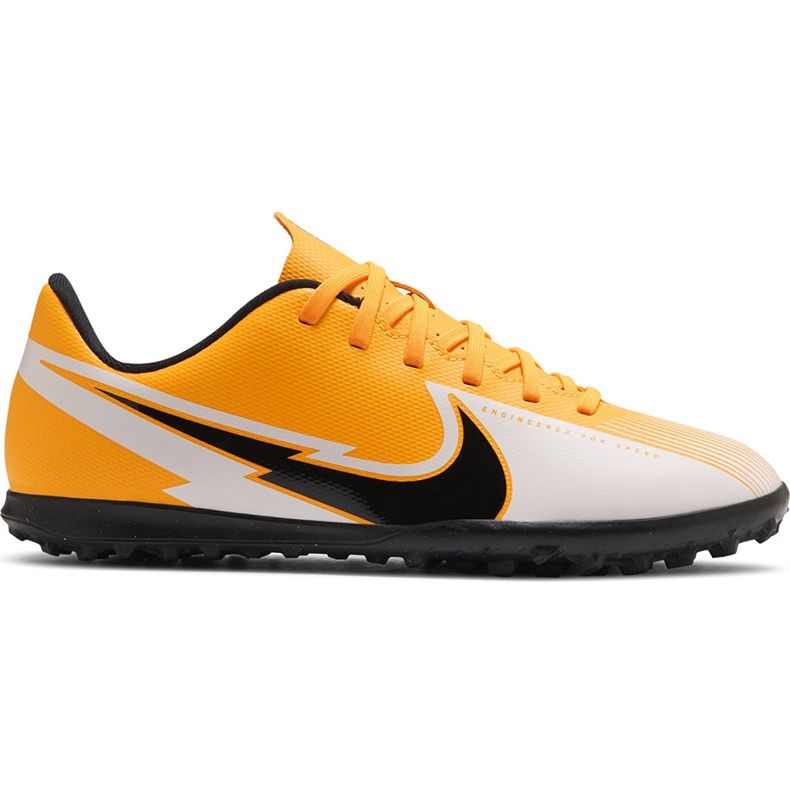 Nike Mercurial Vapor 13 Club Tf Junior AT8177 801 chaussures de football orange jaune Nike Mercurial Vapor 13 Club Tf Junior AT8177 801 chaussures de football orange jaune