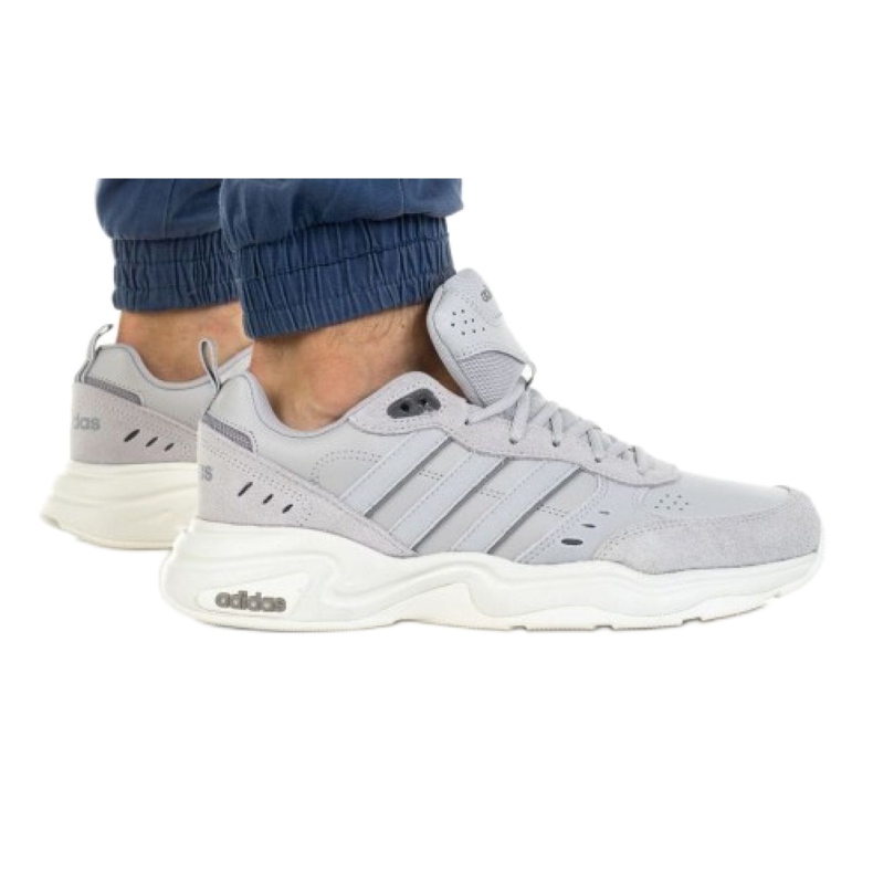Adidas Strutter M FW3743 chaussures gris