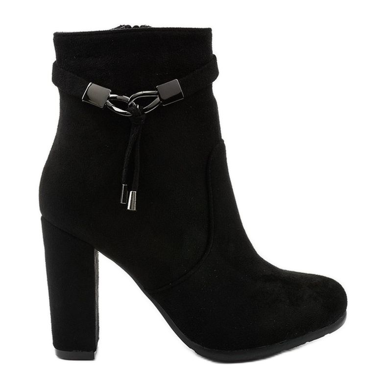 Bottines en daim noir sur le poteau de Sherbrooke le noir