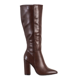 Seastar Bottes marron sur un bar brun