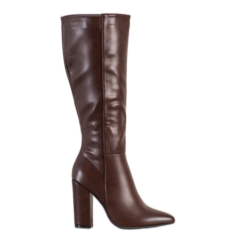 Seastar Bottes marron sur un bar brun