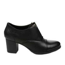 Bottines noires sur le poste des chaussures Silentleaf le noir
