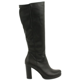 Arka Bottes en cuir sur le pilier Arek 7322 noir le noir