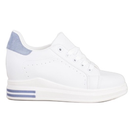 SHELOVET Chaussures de sport sur un coin blanc bleu