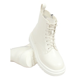 ID01 Chaussures blanches à semelles hautes