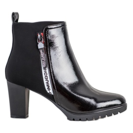 Gogo Bottes en cuir verni noir