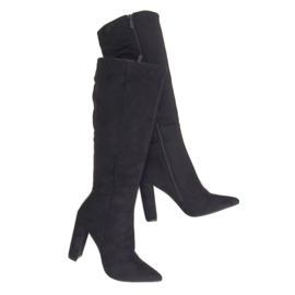 Bottes noires sur le poteau noir NS072P Noir